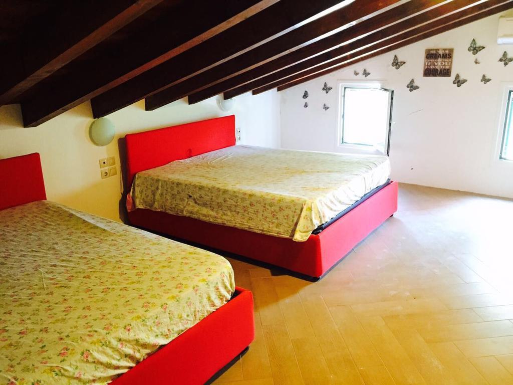 Brigida'S Apartments Ipsos Luaran gambar