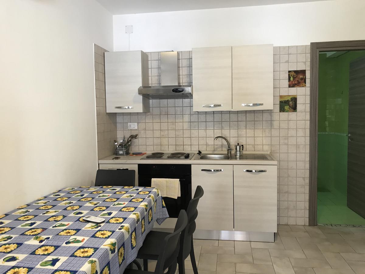 Brigida'S Apartments Ipsos Luaran gambar