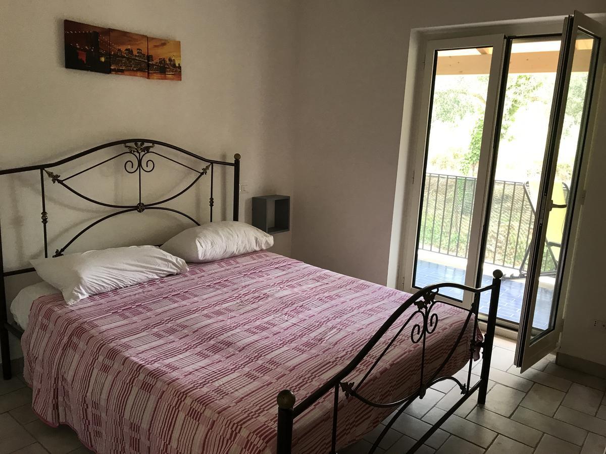 Brigida'S Apartments Ipsos Luaran gambar